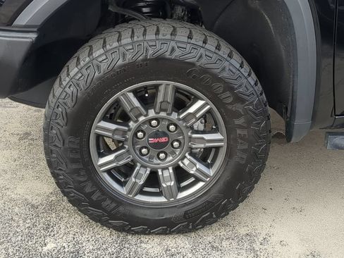 Used 2024 GMC Sierra 1500 AT4X AWD/4WD image 10