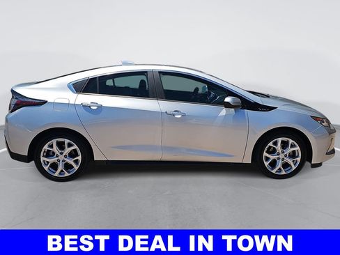 Used 2018 Chevrolet Volt Premier w/ Driver Confidence Package FWD image 2