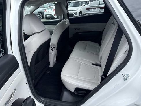 Used 2025 Hyundai Tucson Limited FWD image 17