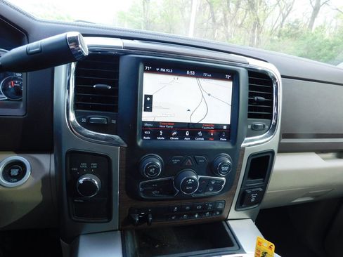 Used 2018 RAM 2500 Laramie w/ Convenience Group image 9