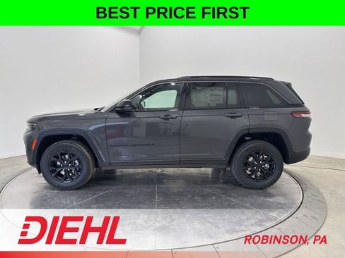 New 2026 Jeep Grand Cherokee Altitude AWD/4WD image 4