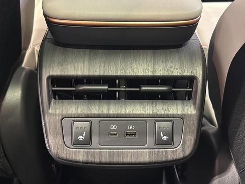 Used 2023 Nissan Ariya EVOLVE+ image 24