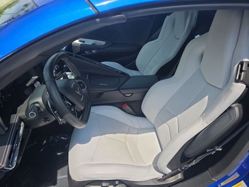 Used 2020 Chevrolet Corvette Stingray Coupe w/ 1LT RWD image 12