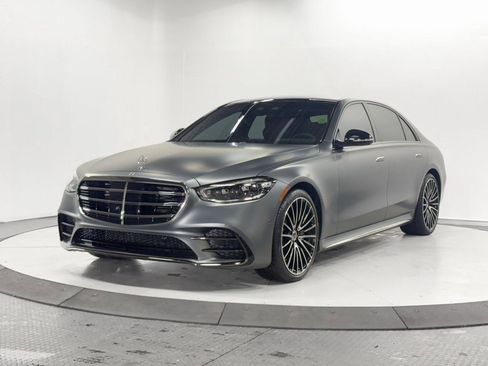 Used 2023 Mercedes-Benz S 580 4MATIC Sedan w/ AMG Line image 3