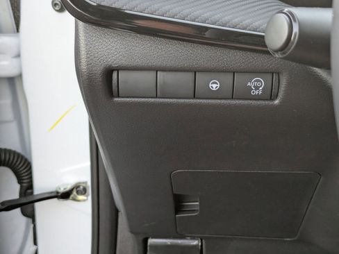 New 2026 Nissan Kicks SR image 13