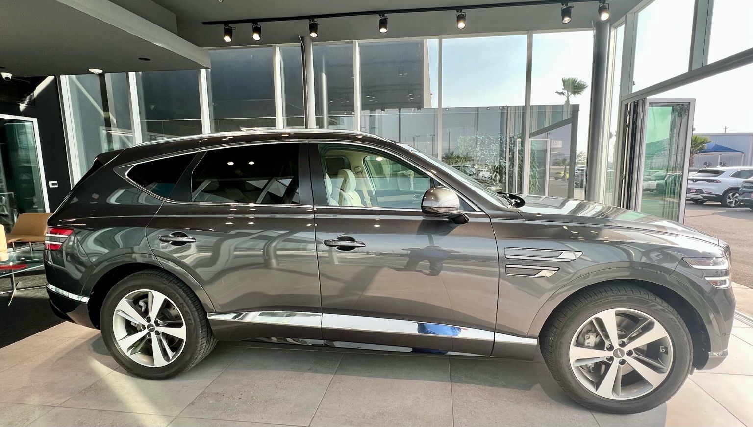 Used 2022 Genesis GV80 3.5T w/ Advanced Package 06 AWD/4WD image 6