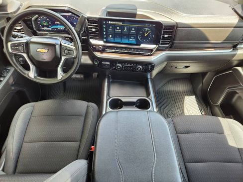 Used 2025 Chevrolet Silverado 2500 LT AWD/4WD image 16