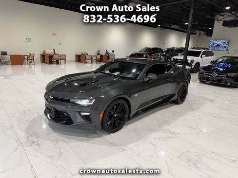 Used 2018 Chevrolet Camaro SS RWD image 1