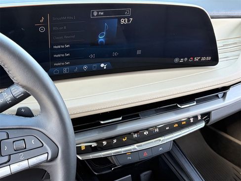 Certified 2025 Cadillac XT4 Premium Luxury image 27