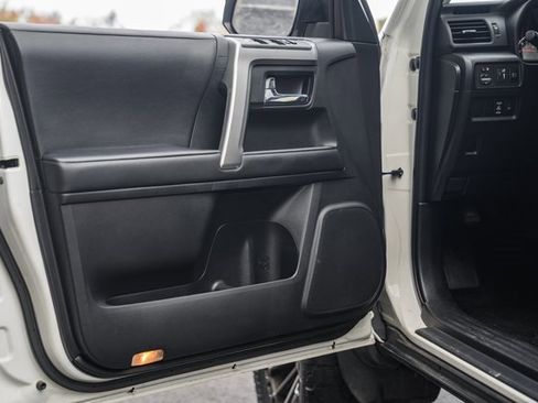 Used 2022 Toyota 4Runner SR5 Premium image 39