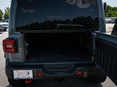 Used 2025 Jeep Wrangler Unlimited Rubicon AWD/4WD image 9