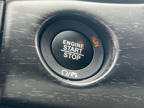 Used 2018 Jeep Grand Cherokee Altitude AWD/4WD image 20