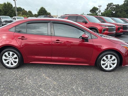 Used 2022 Toyota Corolla LE FWD image 7