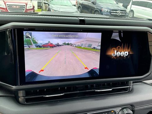 Used 2024 Jeep Gladiator Rubicon w/ Safety Group AWD/4WD image 25