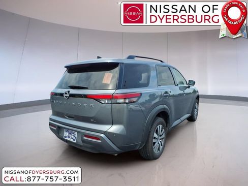 Used 2026 Nissan Pathfinder SL FWD image 3