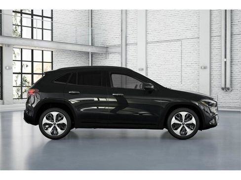 New 2026 Mercedes-Benz GLA 250 4MATIC image 16