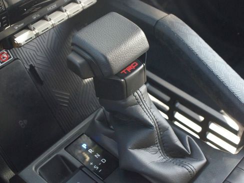 Used 2025 Toyota 4Runner TRD Off-Road Premium image 12