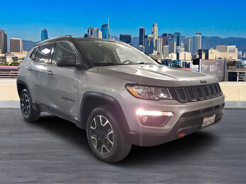 Used 2020 Jeep Compass Trailhawk image 3