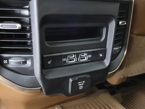 Used 2022 RAM 2500 Limited AWD/4WD image 37