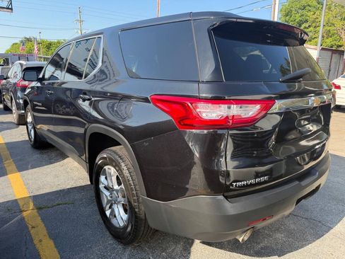 Used 2018 Chevrolet Traverse LS FWD image 3