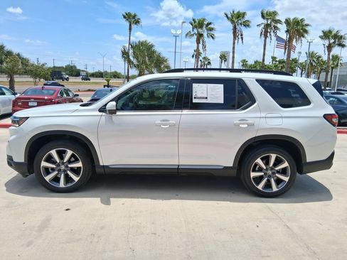 Used 2024 Honda Pilot Elite image 3