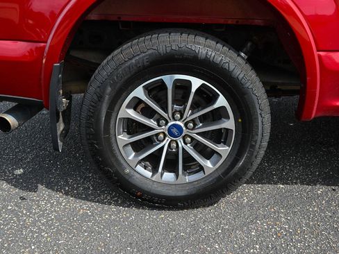 Used 2018 Ford F150 Lariat w/ Equipment Group 502A Luxury AWD/4WD image 14
