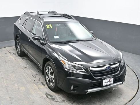 Used 2021 Subaru Outback Limited image 16