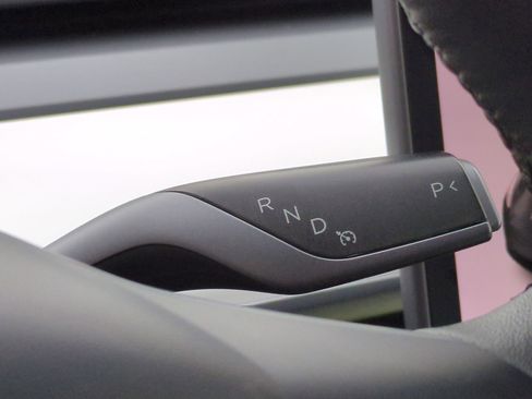 Used 2021 Tesla Model Y 2WD image 26