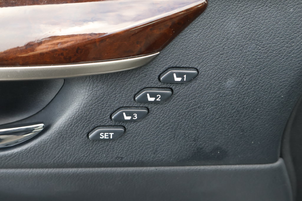 Used 2014 Lexus ES 350 w/ Ultra Luxury Package FWD image 13