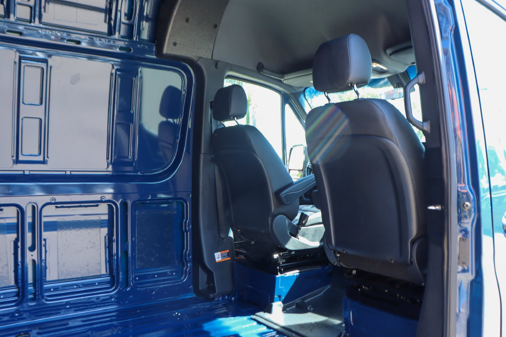 Used 2025 Mercedes-Benz Sprinter 2500 image 15