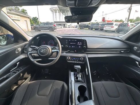 Used 2021 Hyundai Elantra SEL FWD image 9