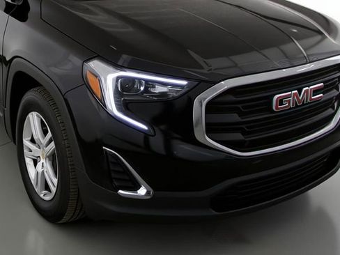 Used 2020 GMC Terrain SLE w/ Driver Convenience Package image 10