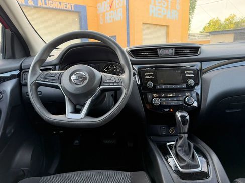 Used 2017 Nissan Rogue Sport SV image 20