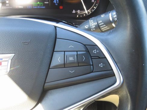 Used 2018 Cadillac XT5 AWD image 24