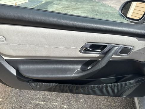 Used 2004 Mercedes-Benz SLK 32 AMG w/ Lighting Pkg image 31