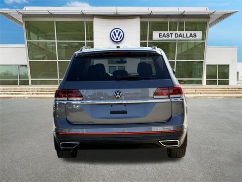 Certified 2022 Volkswagen Atlas SE w/ Panoramic Sunroof Package image 4