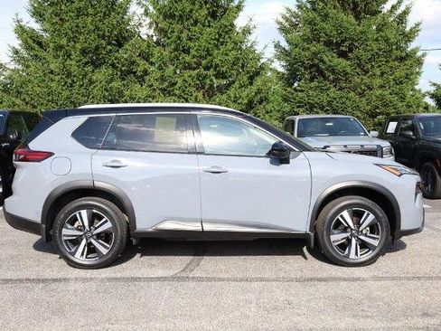 Certified 2025 Nissan Rogue SL AWD/4WD image 5
