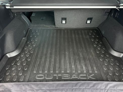 Used 2023 Subaru Outback Limited AWD/4WD image 14