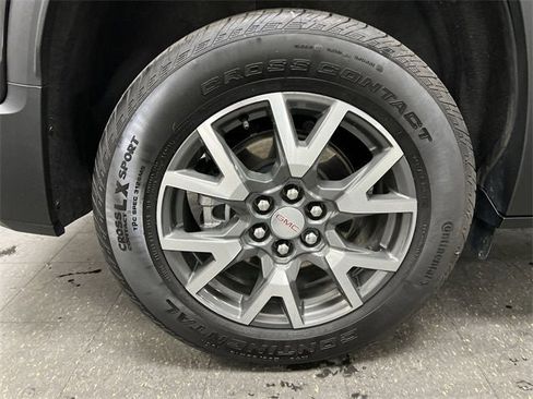 Certified 2023 GMC Acadia SLE image 32