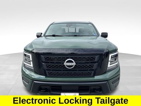 Used 2024 Nissan Titan SV w/ SV Bronze Edition Package image 9