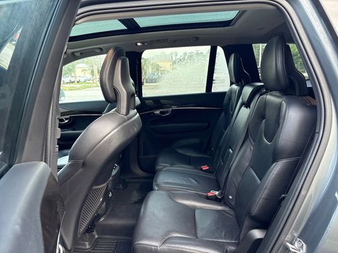 Used 2018 Volvo XC90 T5 Momentum w/ Convenience Package FWD image 23