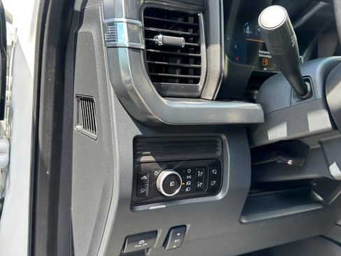 Used 2025 Ford F350 Lariat w/ Lariat Ultimate Package AWD/4WD image 12