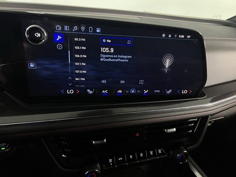 Used 2025 Chevrolet Suburban RST image 38