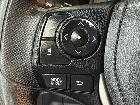 Used 2013 Toyota RAV4 XLE image 33