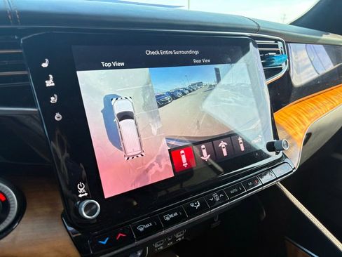 Used 2022 Jeep Grand Wagoneer Series III image 18