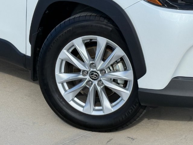 Used 2026 Toyota Corolla Cross LE FWD image 6
