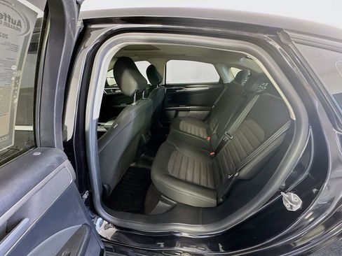 Used 2020 Ford Fusion SE FWD image 24