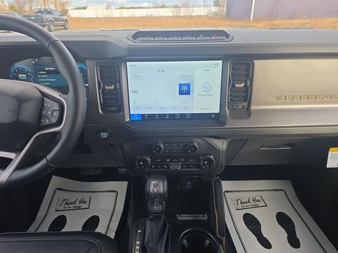 New 2025 Ford Bronco Badlands image 18