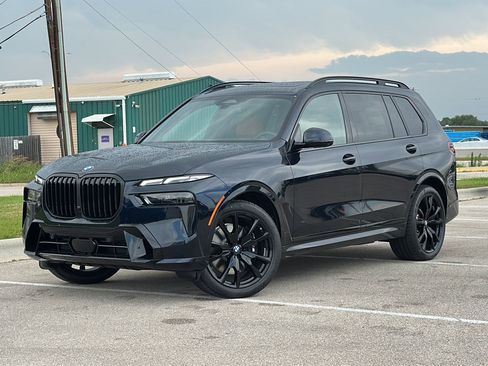 New 2027 BMW X7 xDrive40i w/ M Sport Package AWD/4WD image 1