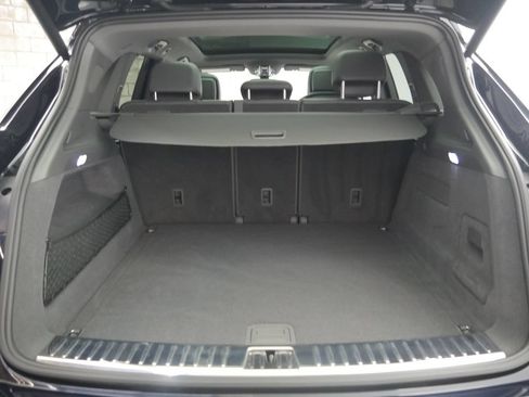 Used 2023 Porsche Cayenne AWD/4WD image 20